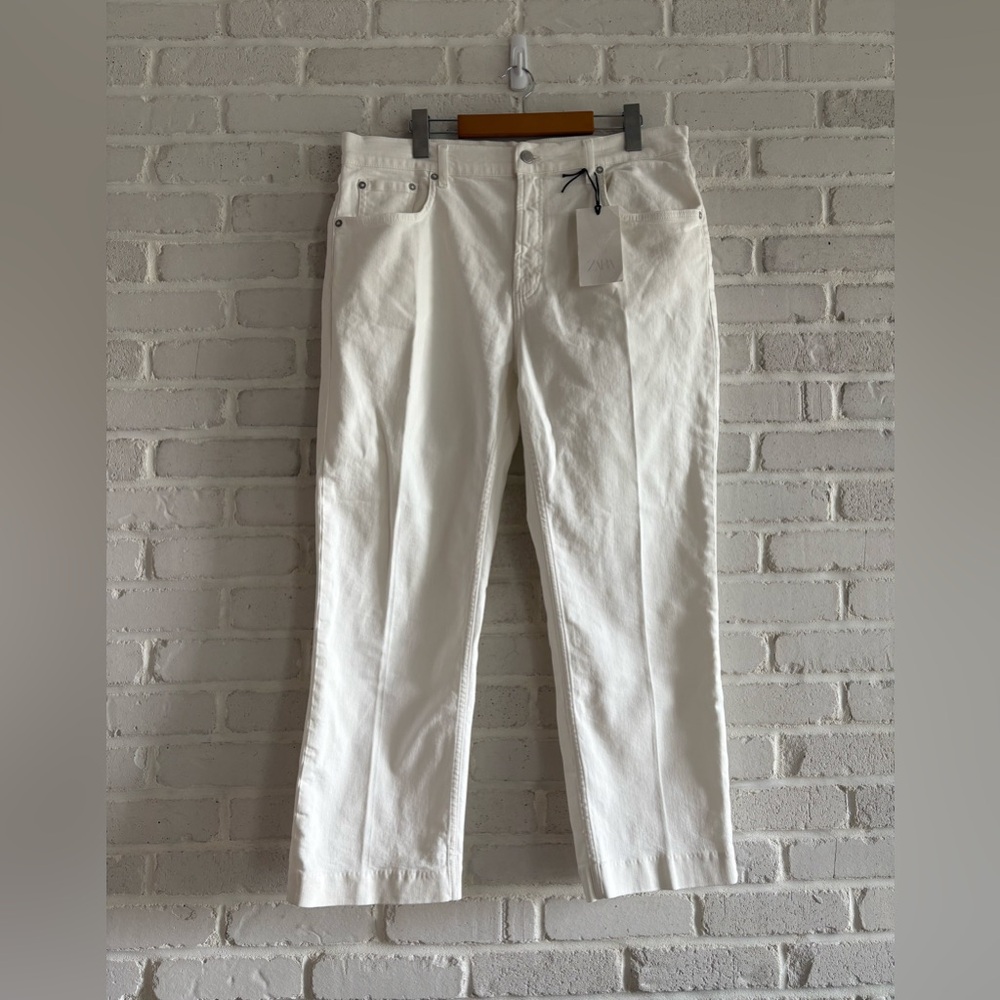 Zara White Bootcut Cropped Jeans, Size 8.